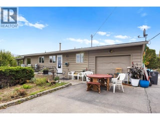 5284 Tailyour Lane. Peachland, British Columbia