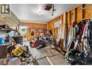 5284 Tailyour Lane. Peachland, British Columbia