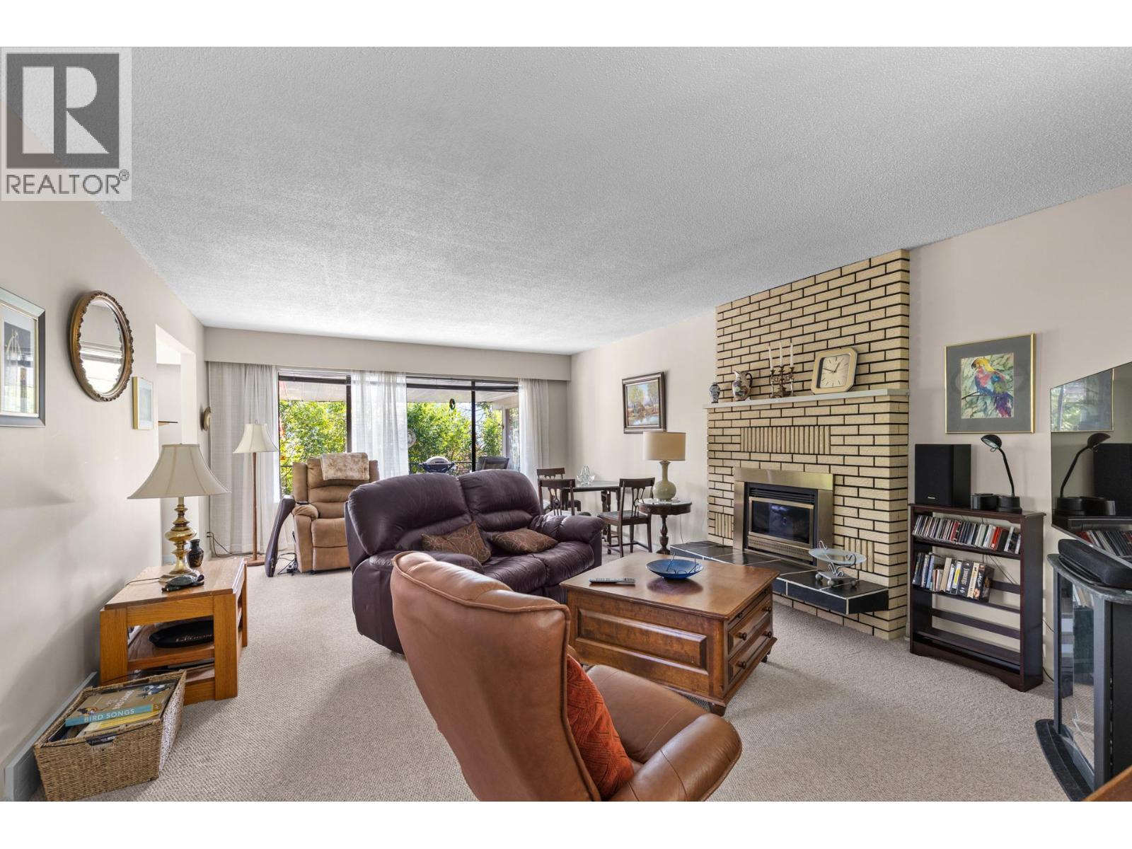 5284 Tailyour Lane. Peachland, British Columbia