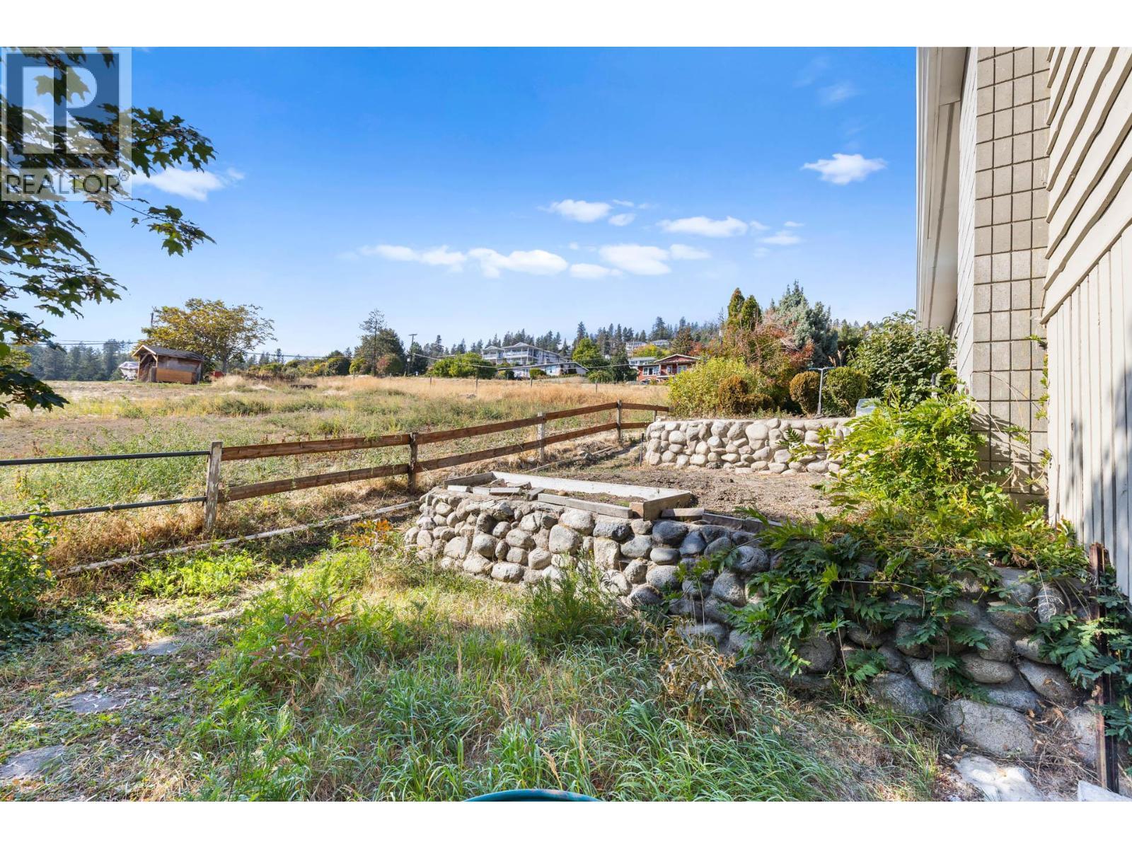 5284 Tailyour Lane. Peachland, British Columbia