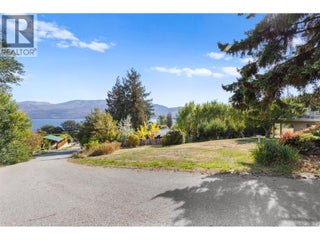 5284 Tailyour Lane. Peachland, British Columbia