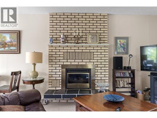 5284 Tailyour Lane. Peachland, British Columbia