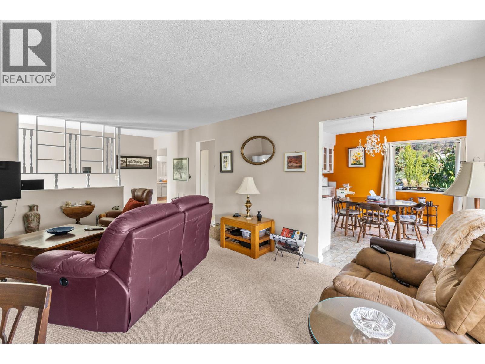 5284 Tailyour Lane. Peachland, British Columbia