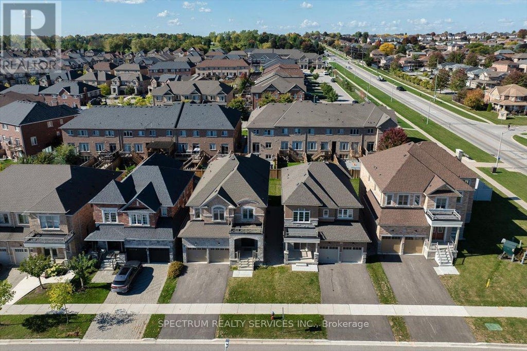 12 Barrow Avenue, Bradford West Gwillimbury (bradford)