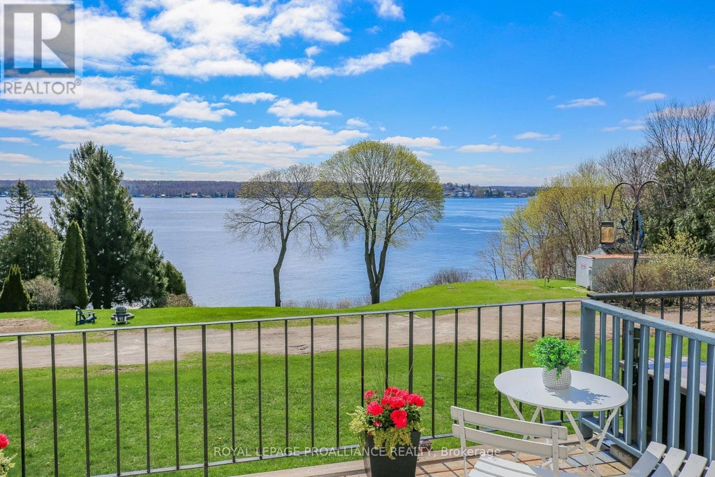 808 Riverview Lane, Elizabethtown-Kitley