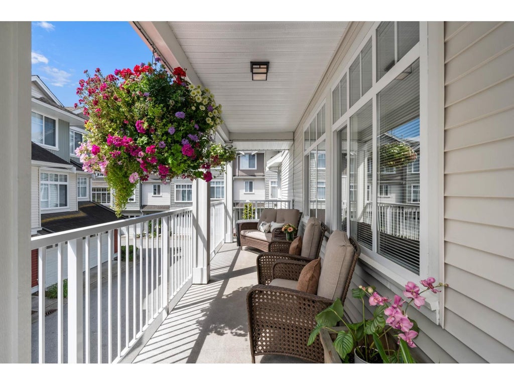 24 19480 66 Avenue, Surrey