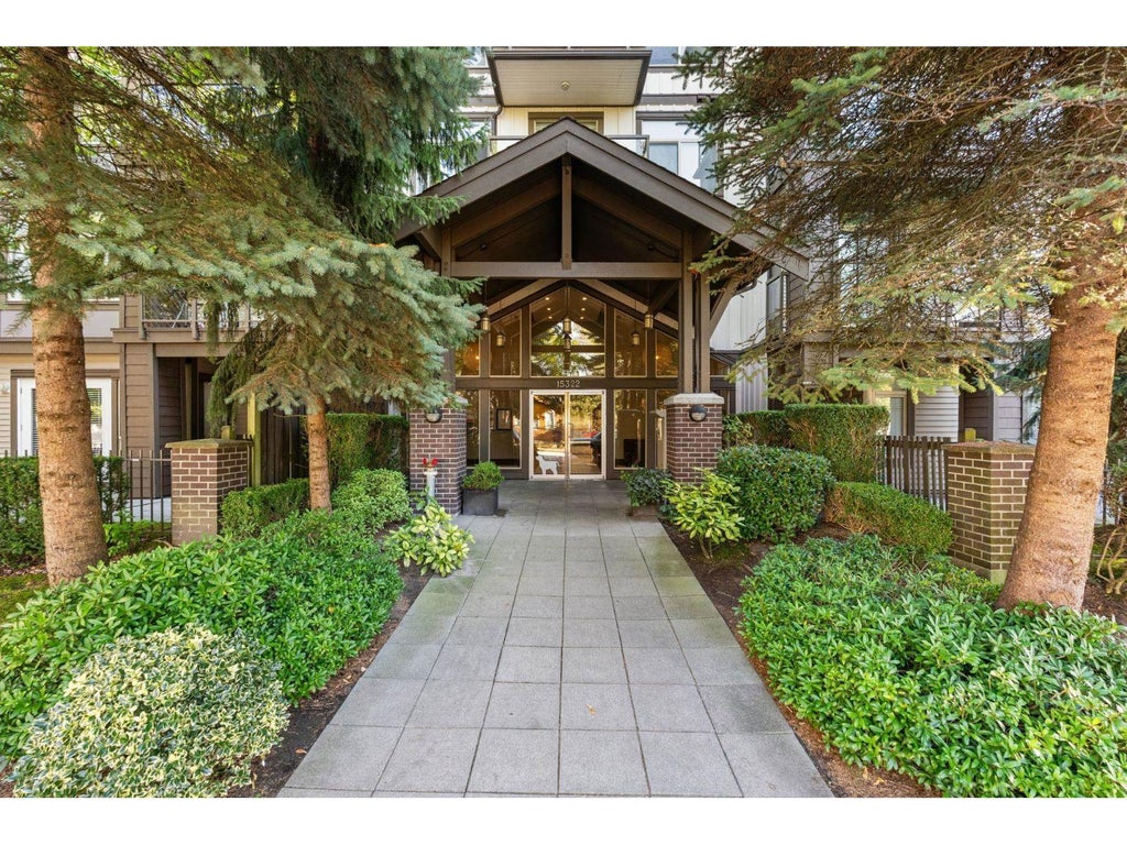 218 15322 101 Avenue, Surrey