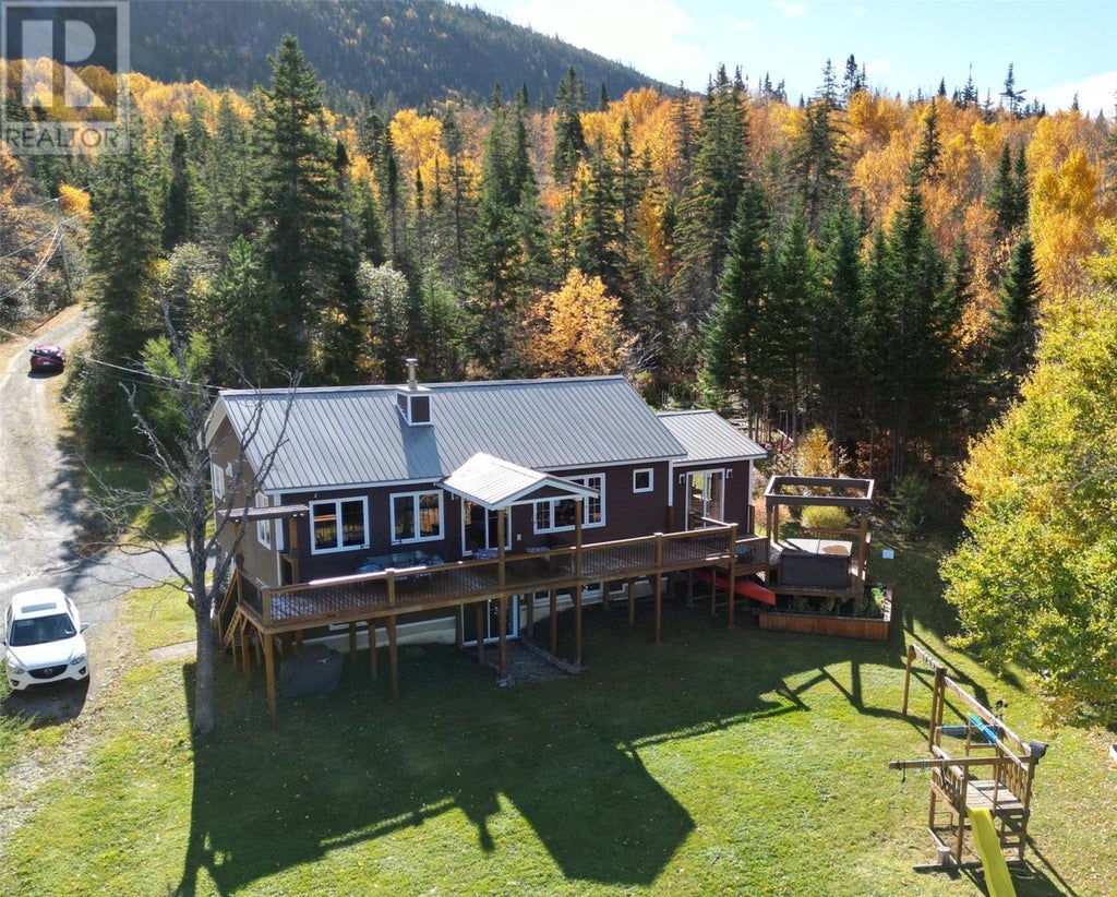 16 Beaverpond Road, George's Lake