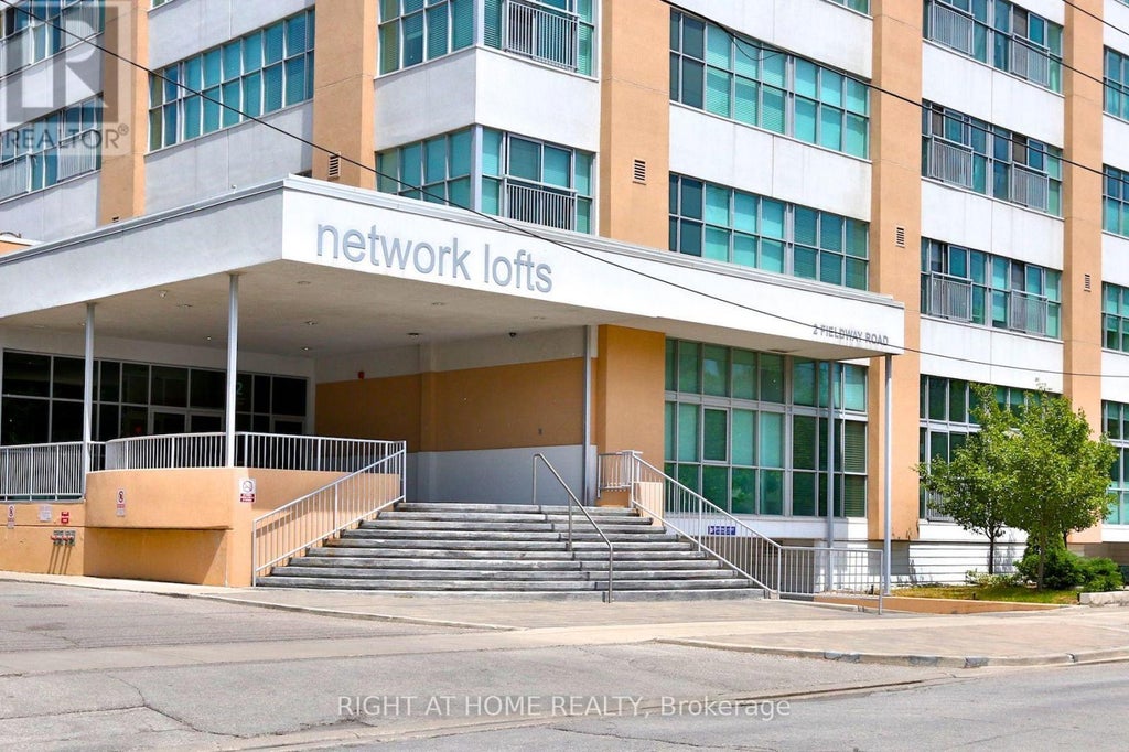 313 - 2 Fieldway Road, Toronto (islington-City Centre West)