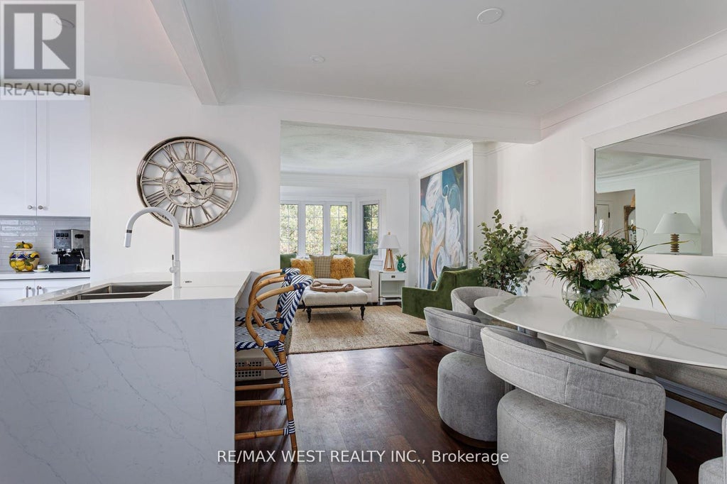 12 Brentwood Road S, Toronto (stonegate-Queensway)