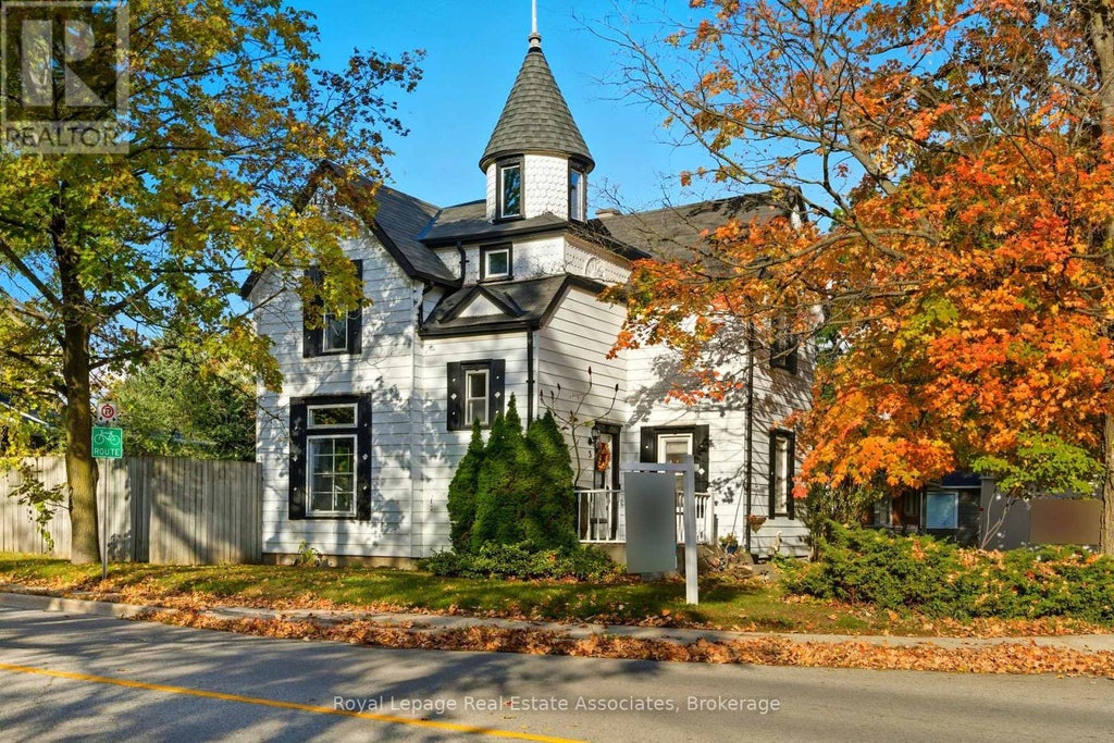 3 Shaw Avenue E, Cambridge