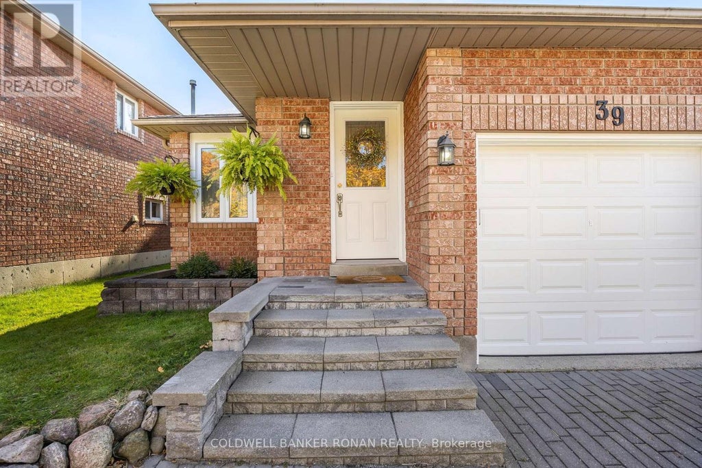 39 Ferguson Drive, Barrie (northwest)