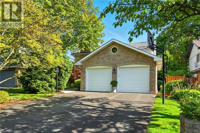 2387 Cavendish Drive, Burlington