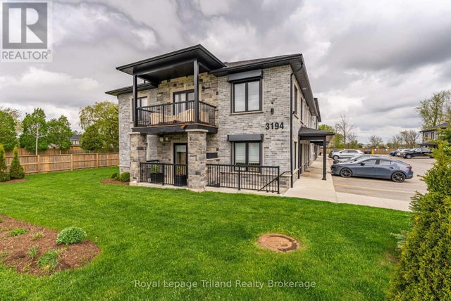 12 - 3194 Vivian Line 37 Line, Stratford