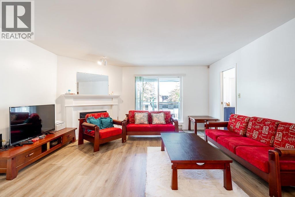 204 5674 Jersey Avenue, Burnaby