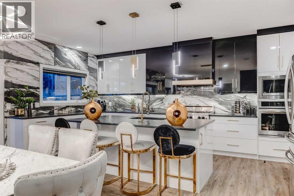 630 Rocky Ridge View Nw, Calgary