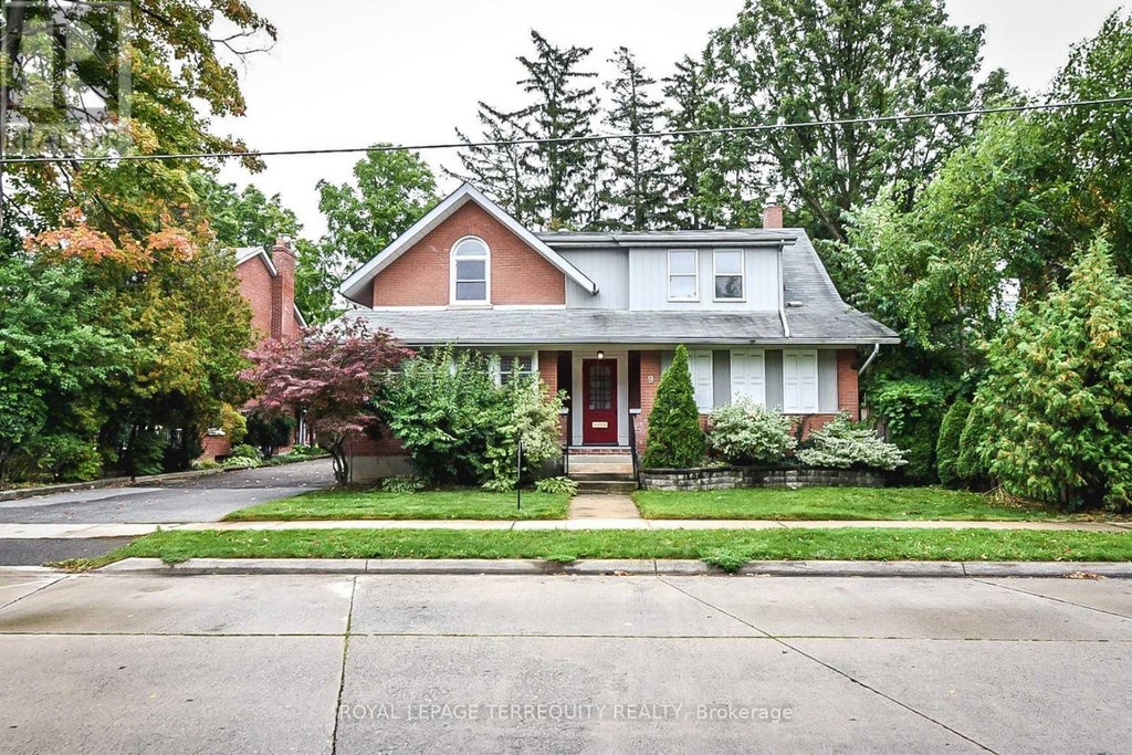 9 Alexander Street, Brampton (downtown Brampton)