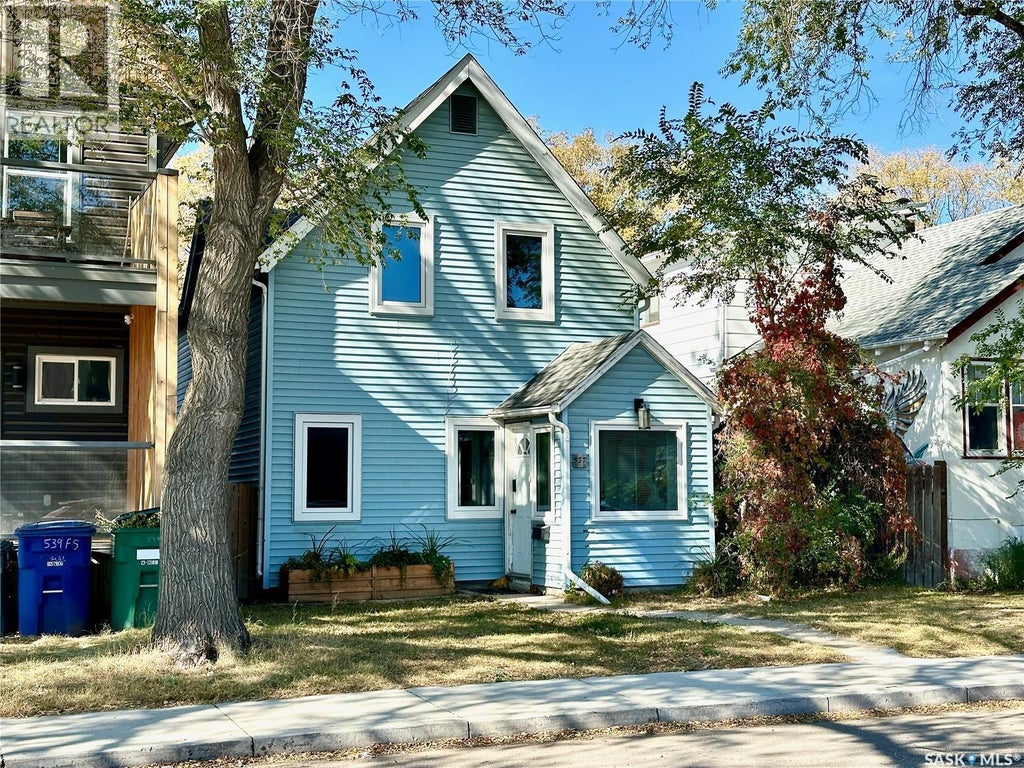 537 F Avenue S, Saskatoon