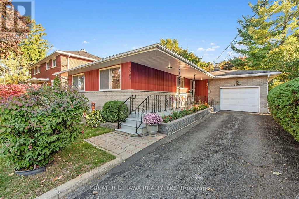 2200 Flower Avenue, Ottawa