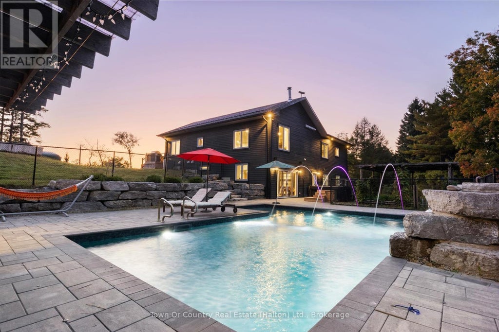 5041 Third Line, Erin