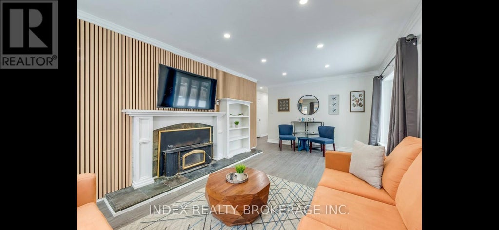 22 Sora Boulevard W, Mississauga (streetsville)