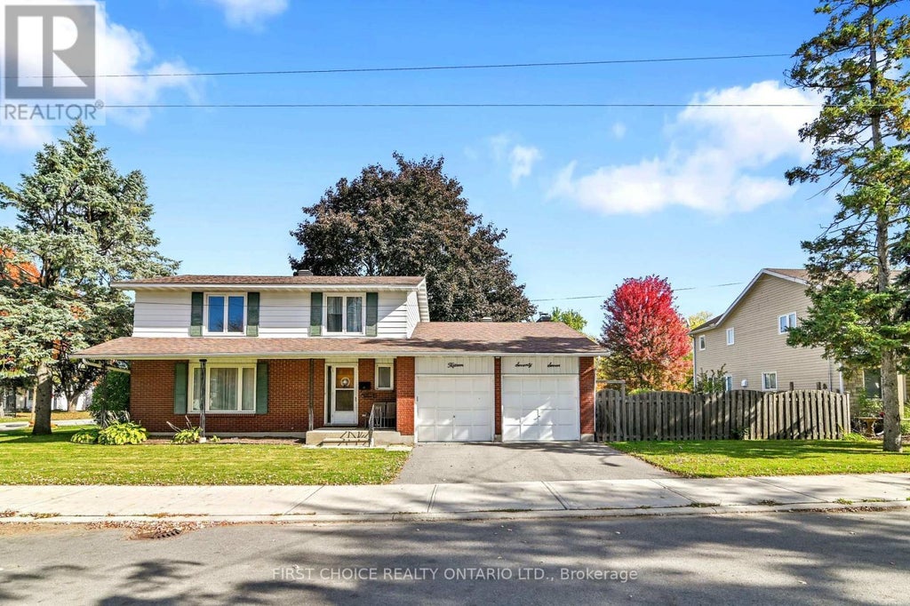 1577 Claymor Avenue, Ottawa