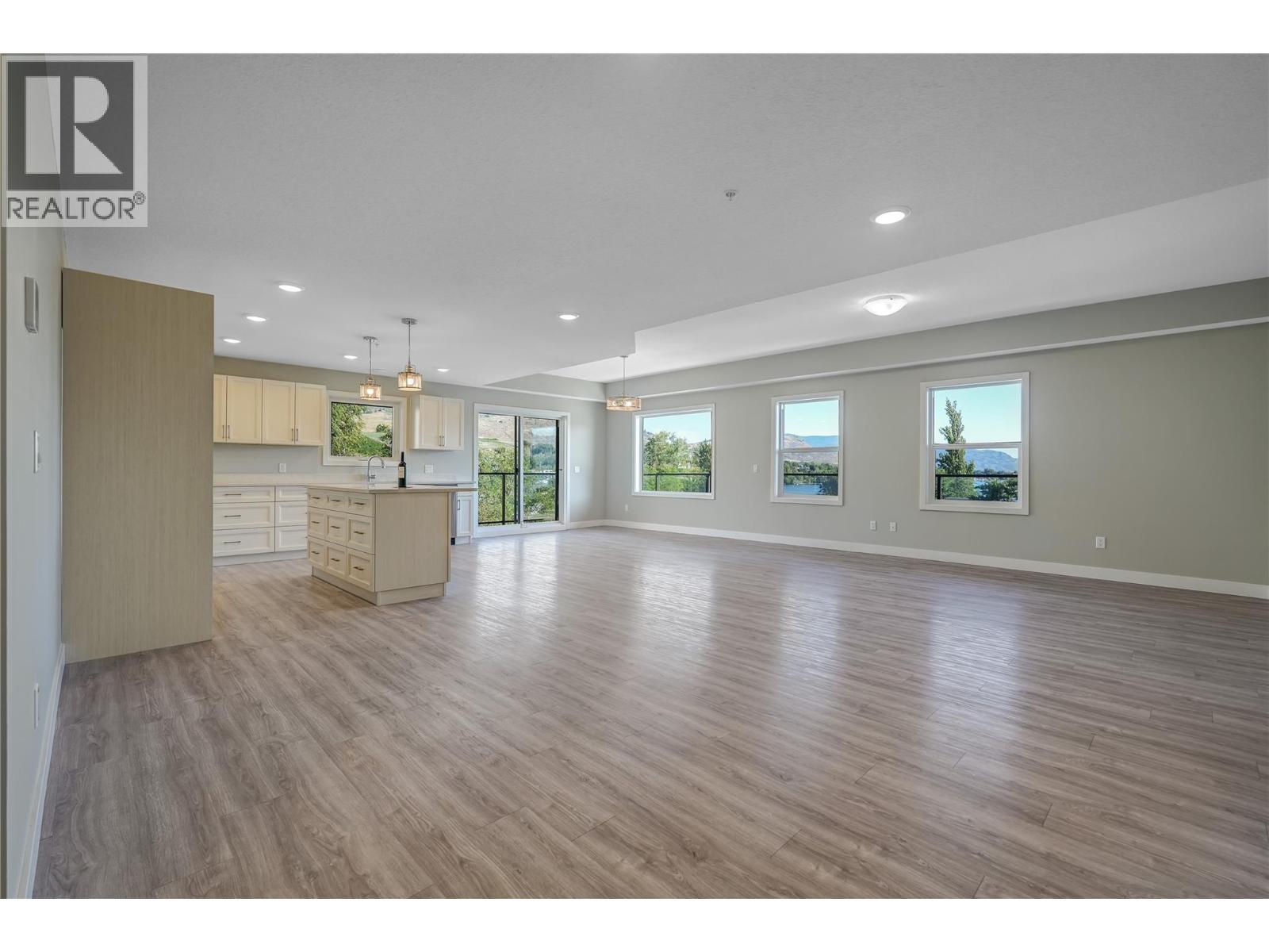 5620 51st Street Unit# 404. Osoyoos, British Columbia