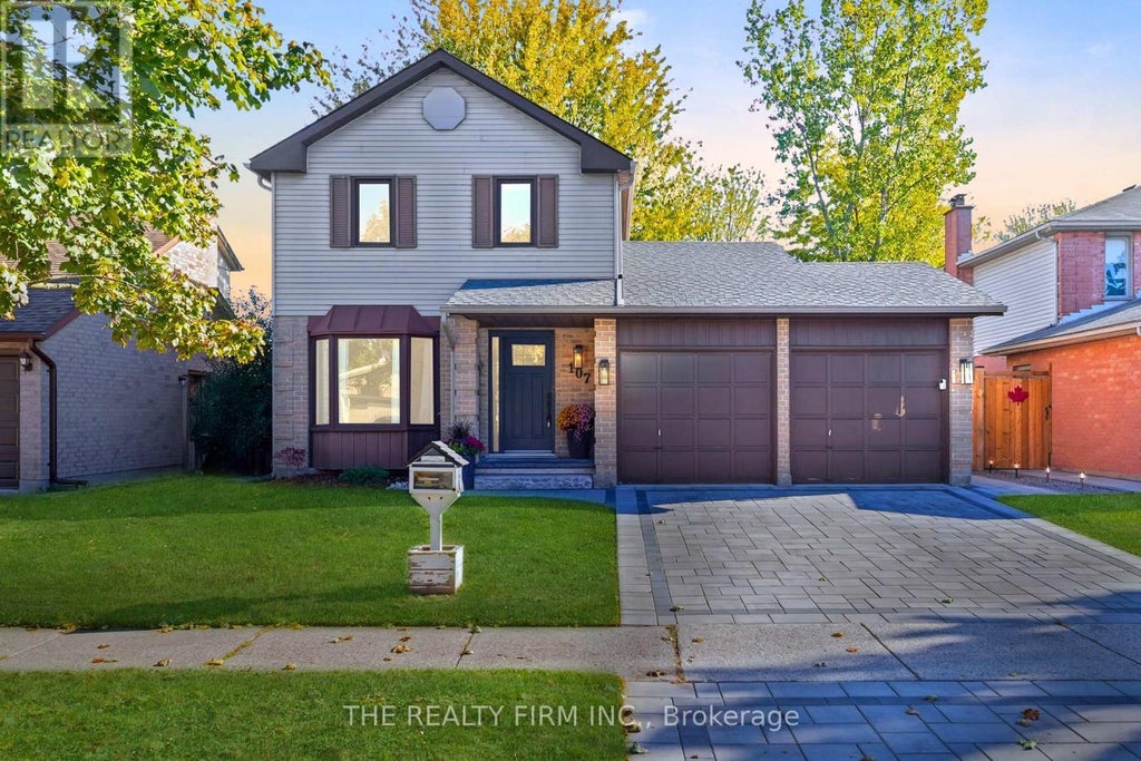 107 Cheswick Circle, London South (south X)