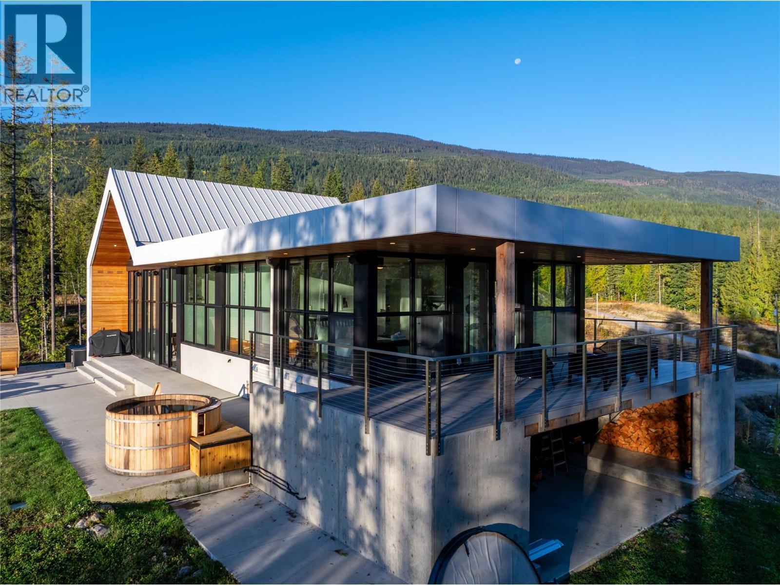 1950 Sidmouth Road. Revelstoke, British Columbia