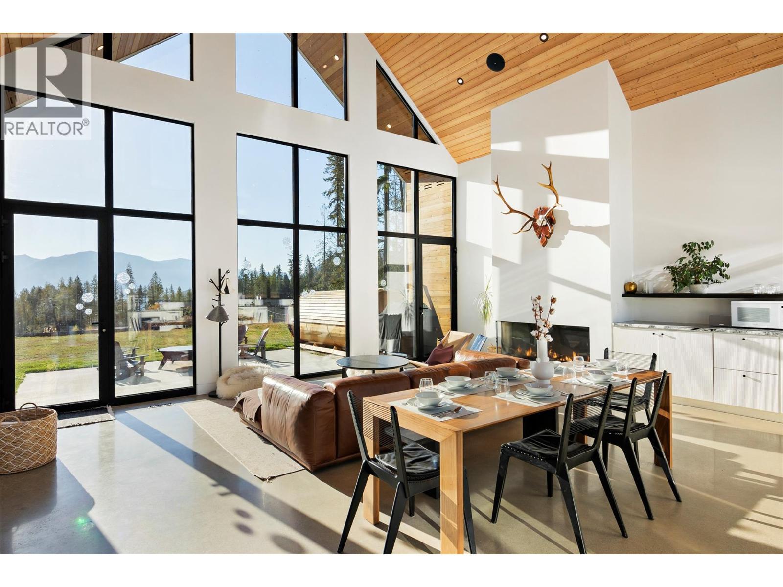 1950 Sidmouth Road. Revelstoke, British Columbia