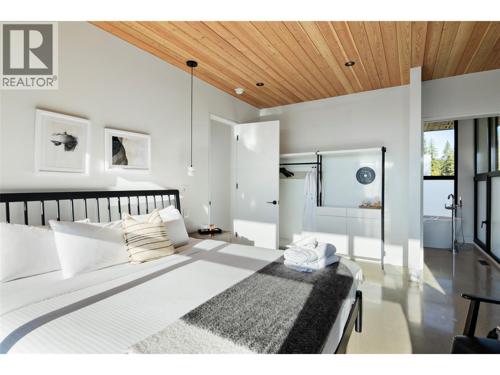 1950 Sidmouth Road. Revelstoke, British Columbia