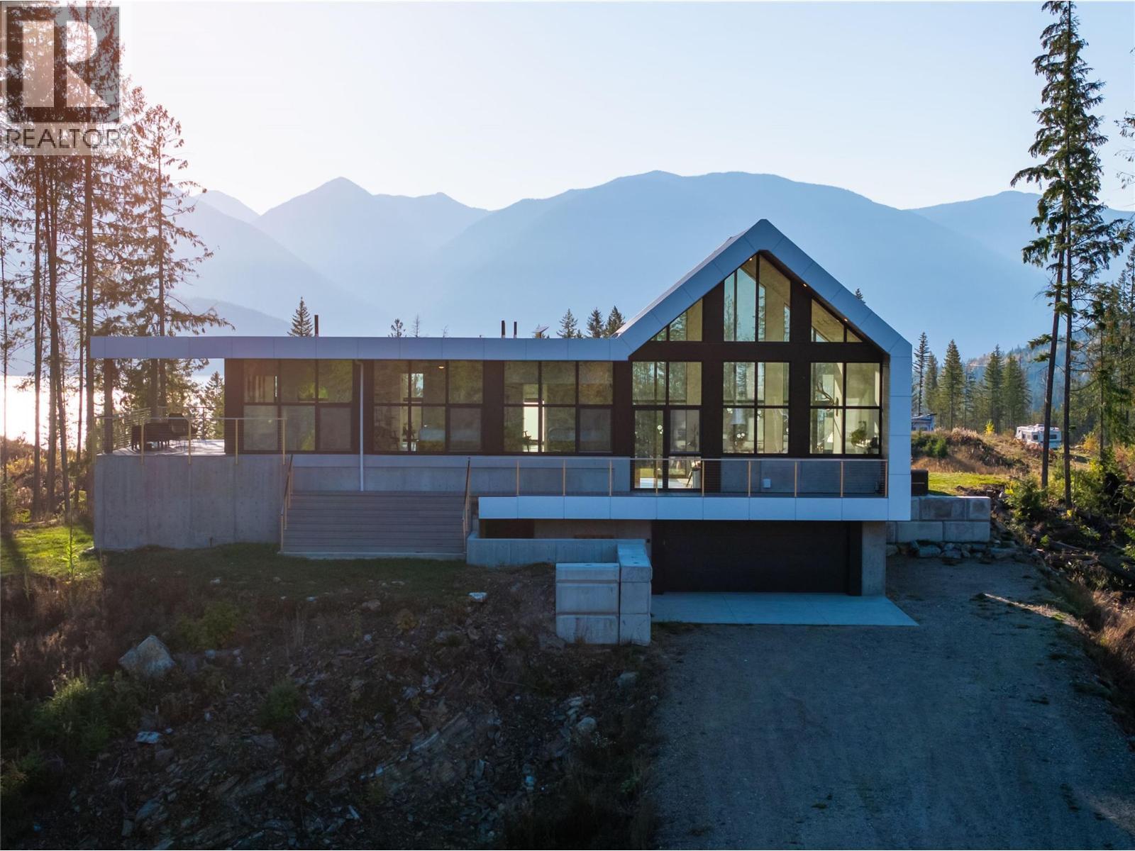 1950 Sidmouth Road. Revelstoke, British Columbia