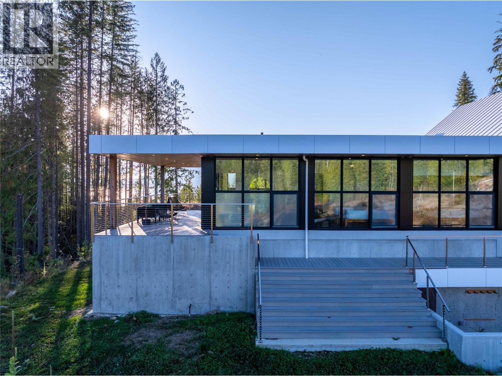 1950 Sidmouth Road. Revelstoke, British Columbia