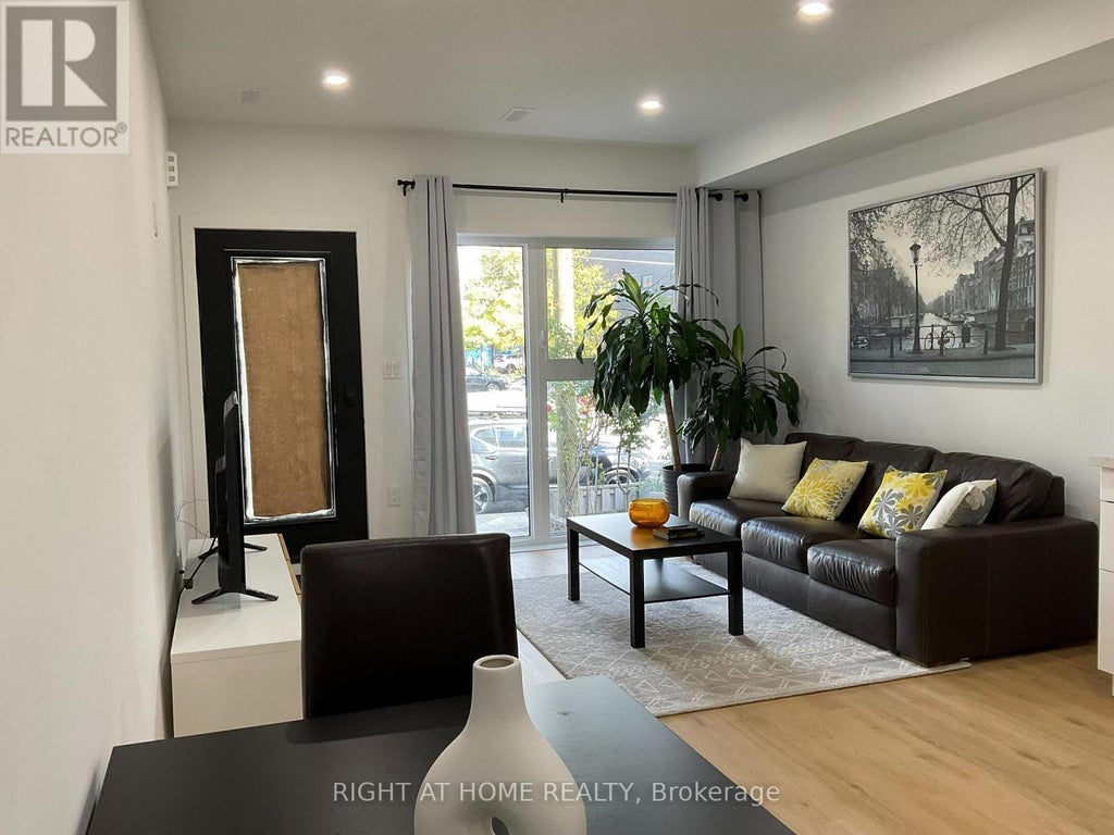 Main Floor - 674 Manning Avenue, Toronto (annex)