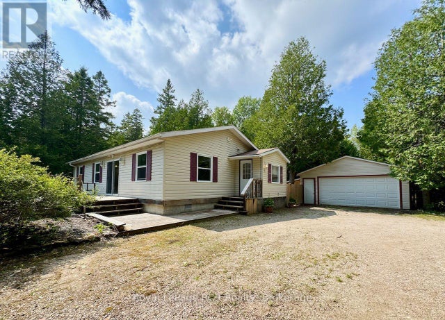 323 East Road, Northern Bruce Peninsula