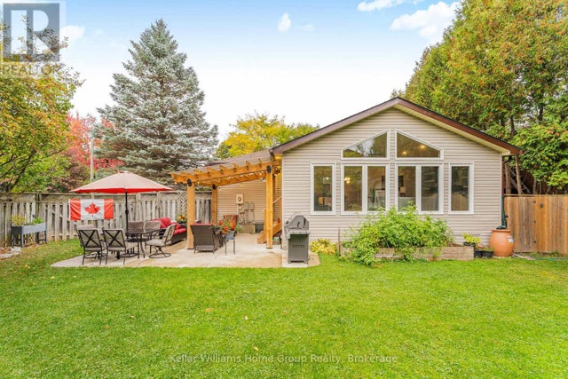 328 Burnett Avenue, Cambridge