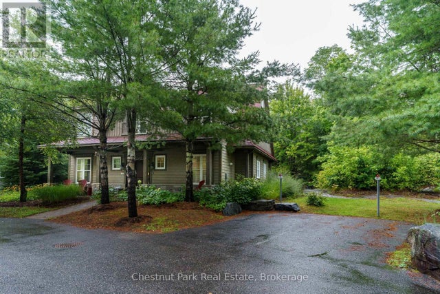 501 Glen Abbey Way E, Seguin