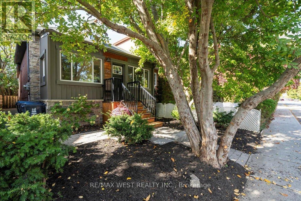 176 Sixth Street, Toronto (new Toronto)