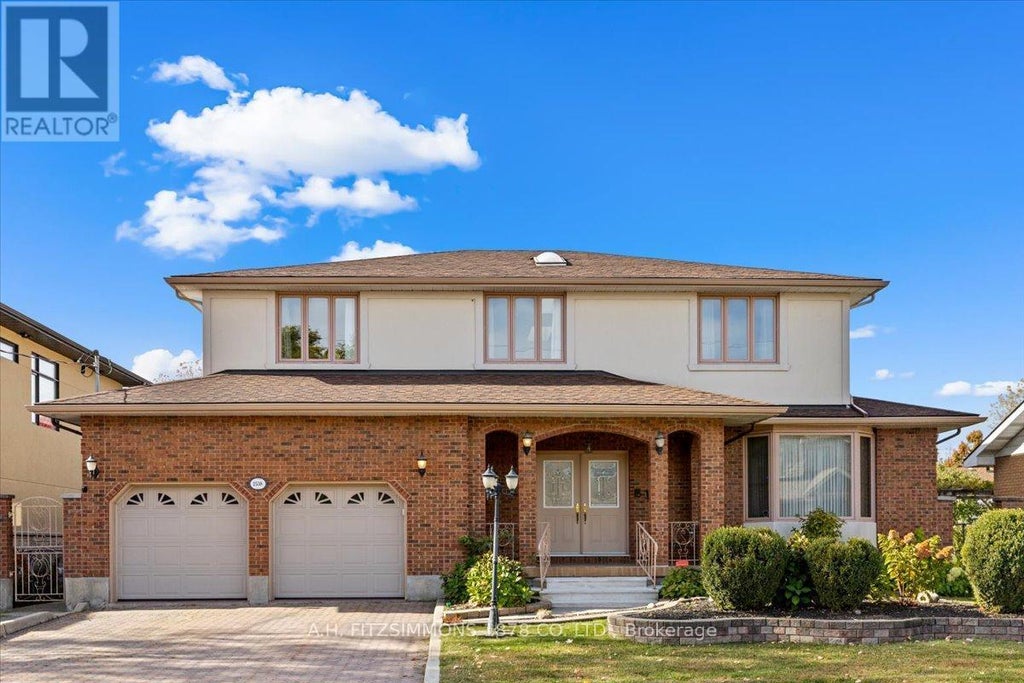 1538 Claymor Avenue, Ottawa