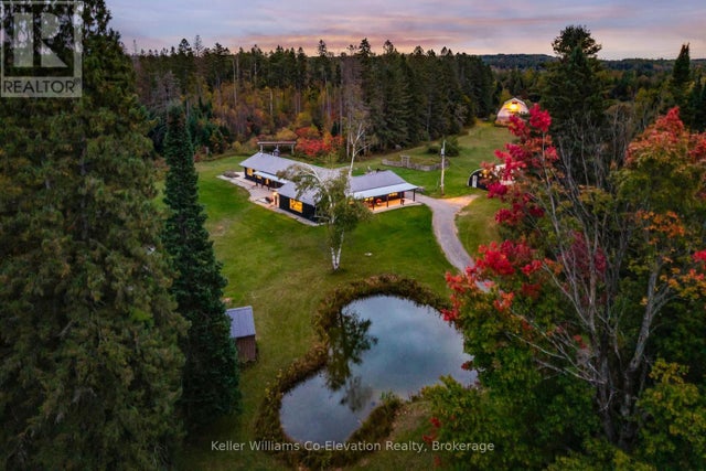 1076 Beaver Lane, Springwater