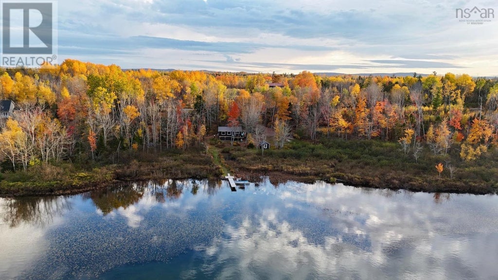 1127 Lake Road, Mattatall Lake