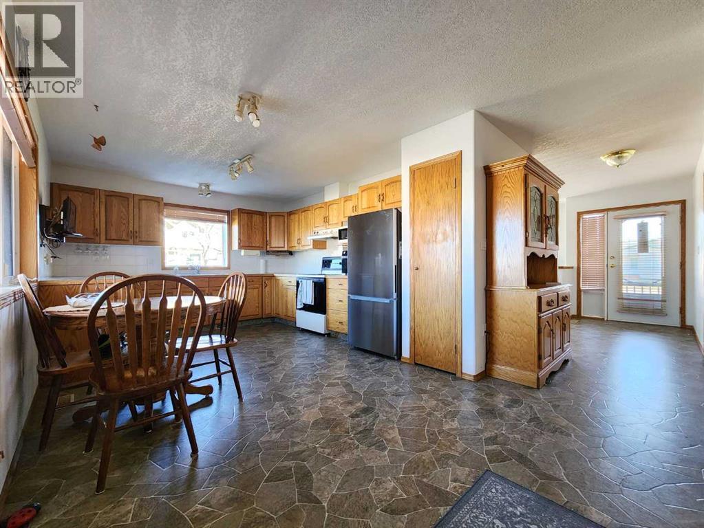 5323 3 Street W, Claresholm