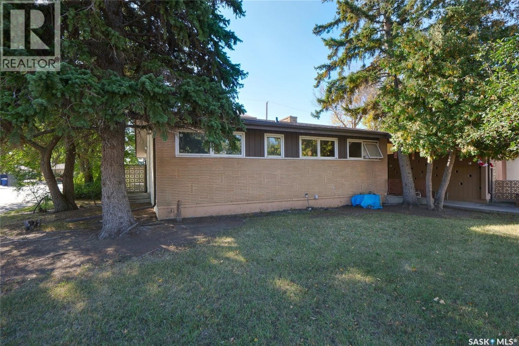 1211 Gordon Road, Moose Jaw