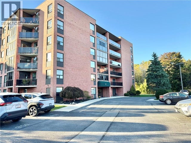 11 Mill Pond Court Unit# 103, Simcoe