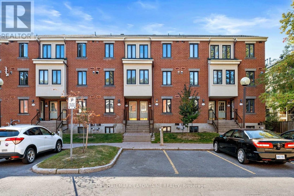 12 Crispin Private, Ottawa