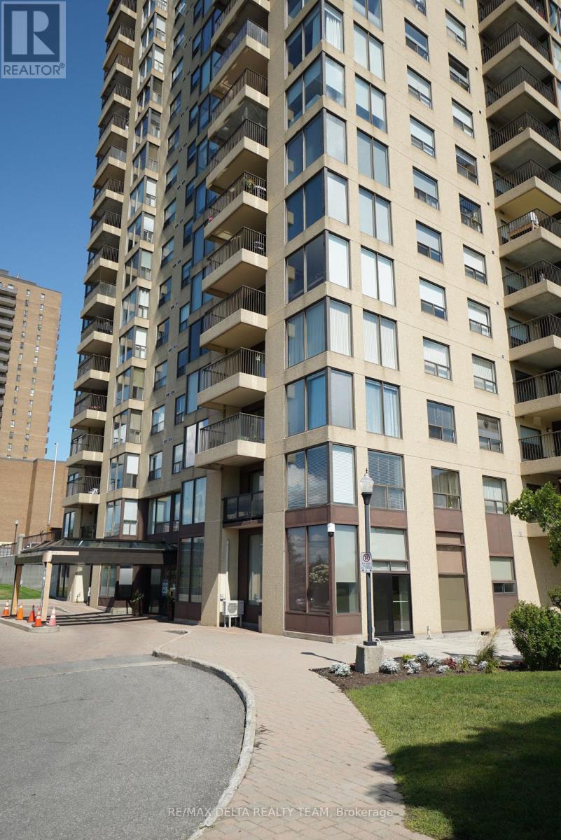 1506 - 545 Street Laurent Boulevard, Ottawa