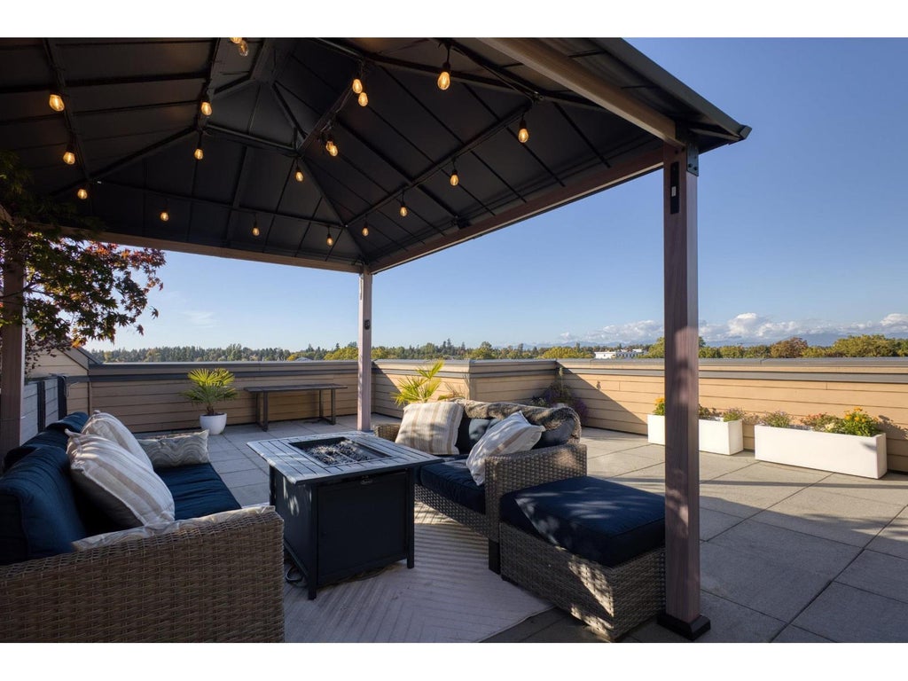 406 5811 177b Street, Surrey