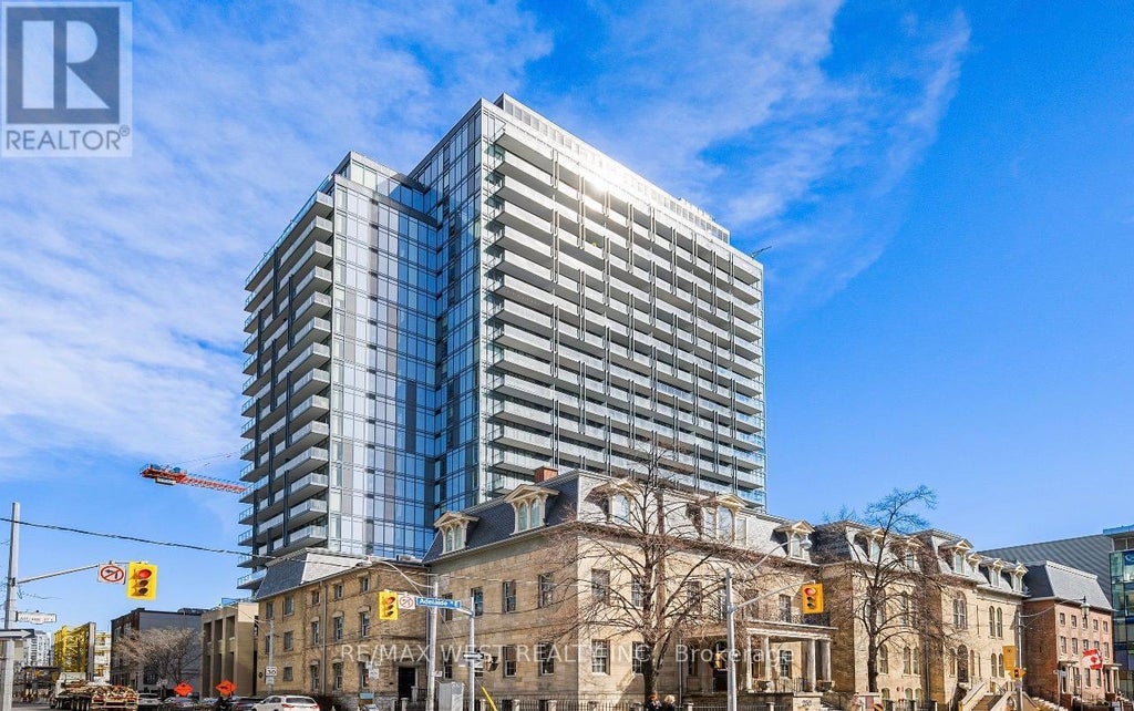 1003 - 105 George Street, Toronto (moss Park)