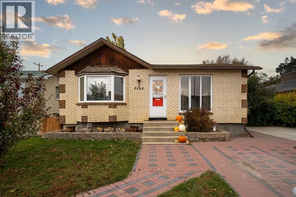 5104 2 Street, Coalhurst