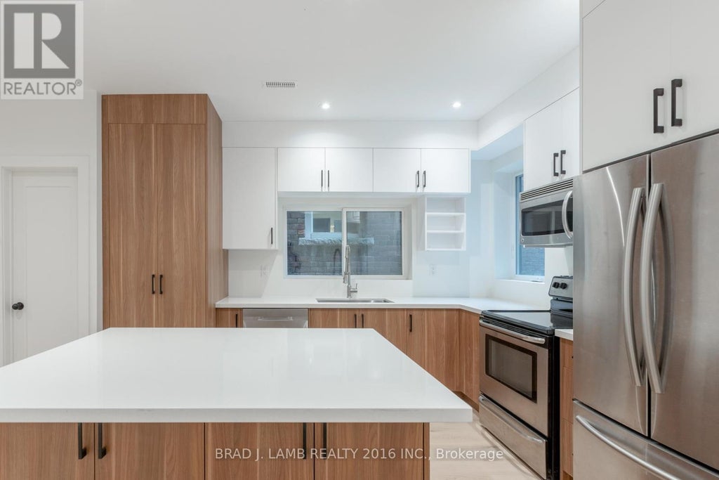 Main Floor - 84 Sparkhall Avenue, Toronto (north Riverdale)